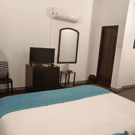 Brick Castle Hotel Chennai Luaran gambar